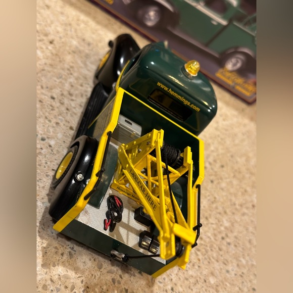 ERTL HEMMINGS MOTOR NEWS 1940 FORD TOW TRUCK WRECKER Weaver Crane DIECAST 1:25 - Picture 3 of 15